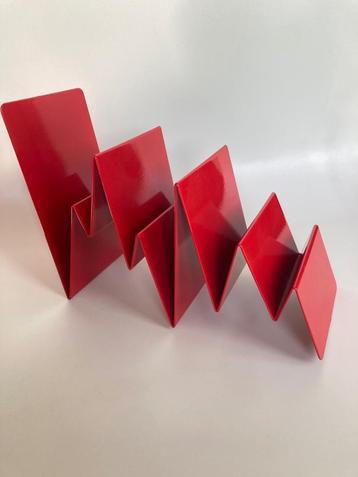Design brievenhouder Tabula Rasa buro organizer metaal rood beschikbaar voor biedingen