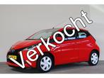 Toyota Aygo 1.0 VVT-i x-play NL-Auto! (bj 2014), Auto's, Toyota, Voorwielaandrijving, Euro 5, Stof, Gebruikt