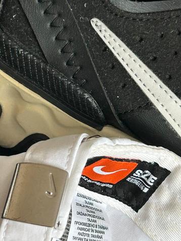 Zwarte Nike Sneakers Maat 39 & witte Nike beschikbaar voor biedingen