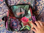 Fleurige designer tas met veel vakjes van Desigual nu 37,99€, Sieraden, Tassen en Uiterlijk, Tassen | Damestassen, Ophalen of Verzenden