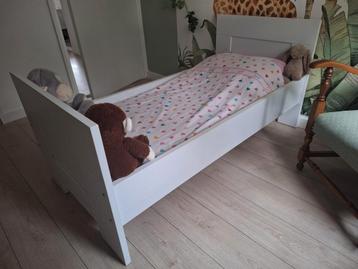 Heel fijn peuterbed 150x70 inclusief matras en beddengoed beschikbaar voor biedingen