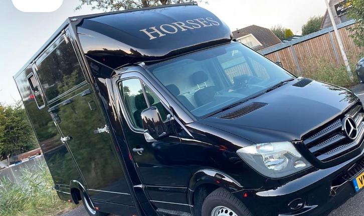 Te huur Mercedes Sprinter automaat, Dieren en Toebehoren, Paarden en Pony's | Trailers en Aanhangwagens, Zo goed als nieuw, 2-paards trailer