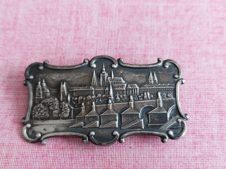 Zilveren Broche Karelsbrug Praag, Sieraden, Tassen en Uiterlijk, Broches, Gebruikt, Zilver, Zilver, 4 tot 7 cm, Ophalen of Verzenden