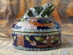 Mooi antiek Chinees cloisonne doosje met een kikker 6,3 cm., Antiek en Kunst, Ophalen of Verzenden