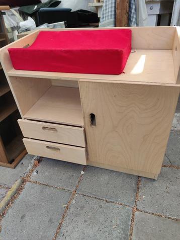 Educo poppen-speelcommode mét aankleedkussen beschikbaar voor biedingen