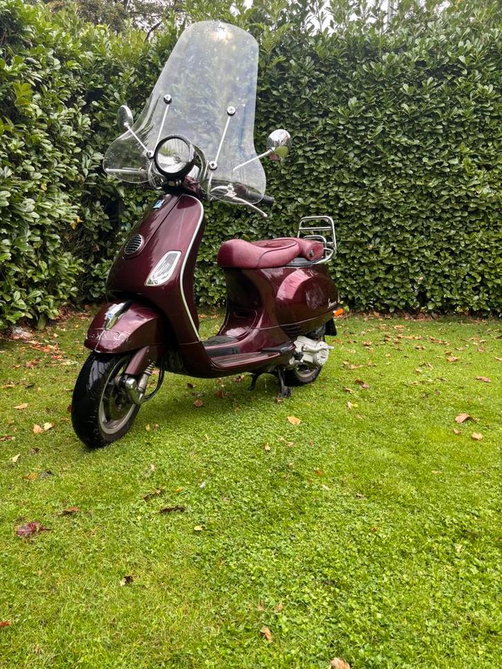 Vespa scooter, Fietsen en Brommers, Scooters | Vespa, Zo goed als nieuw, Overige modellen, Maximaal 45 km/u, Benzine, Ophalen