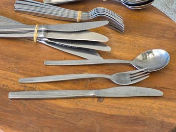 Sola bestek 8 messen 9 vorken 10 lepels beschikbaar voor biedingen