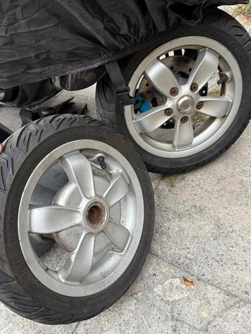 Vespa Primavera velgenset beschikbaar voor biedingen
