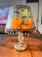 Vintage lamp met vissen die ronddraaien zee dolfijn vis, Huis en Inrichting, Lampen | Tafellampen, Kunststof, Gebruikt, Barok