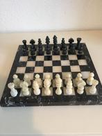 marmer schaakbord en schaakstukken zwart/wit 28x28 cm, Hobby en Vrije tijd, Gezelschapsspellen | Bordspellen, Ophalen of Verzenden