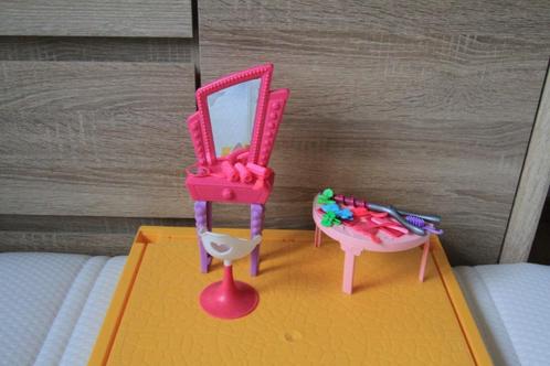 Barbie Mattel kaptafel met accessoires (zie de foto's), Kinderen en Baby's, Speelgoed | Poppen, Gebruikt, Barbie, Verzenden