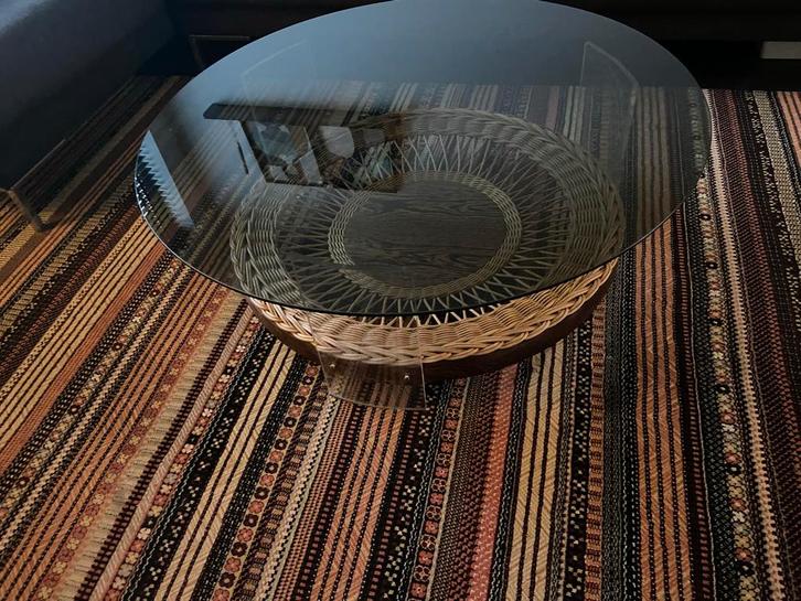 Retro salontafel met rookglazen blad, Huis en Inrichting, Tafels | Salontafels, Gebruikt, Minder dan 50 cm, 100 tot 150 cm, 50 tot 100 cm