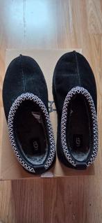 UGG tazz zwart Maat 39, UGG, Zwart, Ophalen of Verzenden, Pantoffels of Sloffen