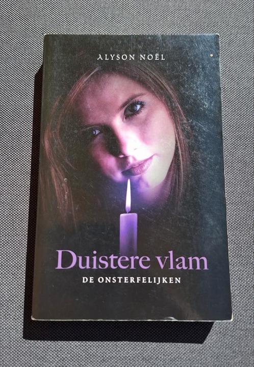 Alyson Noel - Duistere vlam, Boeken, Kinderboeken | Jeugd | 13 jaar en ouder, Zo goed als nieuw, Ophalen of Verzenden