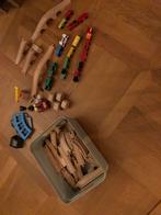 Verzameling houten treintjes, rails en bruggen, Kinderen en Baby's, Speelgoed | Houten speelgoed, Overige typen, Ophalen of Verzenden