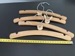 4x baby kledinghanger met leuke diertjes, Ophalen of Verzenden, Zo goed als nieuw, Kapstokje
