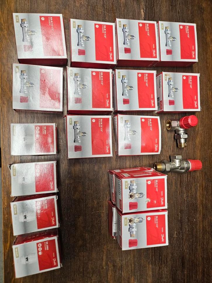 Danfoss Radiatorkranen - Nieuw in Doos, Postzegels en Munten, Postzegels | Europa | UK, Gestempeld, Ophalen of Verzenden