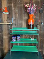 Vintage/ industrieel groen wandrek/ wand kast, Huis en Inrichting, Woonaccessoires | Wandplanken en Boekenplanken, Ophalen, ?