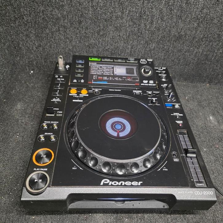 PIONEER  CDJ-2000  dj player, Muziek en Instrumenten, Dj-sets en Draaitafels, Gebruikt, Pioneer, Ophalen of Verzenden