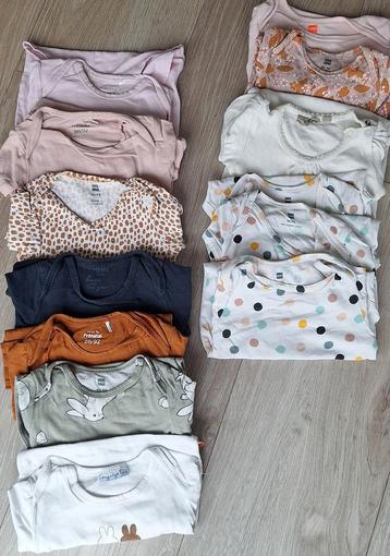 Diverse rompers 86-92 beschikbaar voor biedingen