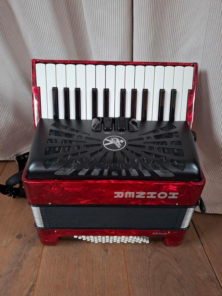 Hohner Bravo II 48 Silent Key. Accordeon. Nieuw!! € 875, Muziek en Instrumenten, Accordeons, Nieuw, Toetsaccordeon, 48-bas, Hohner