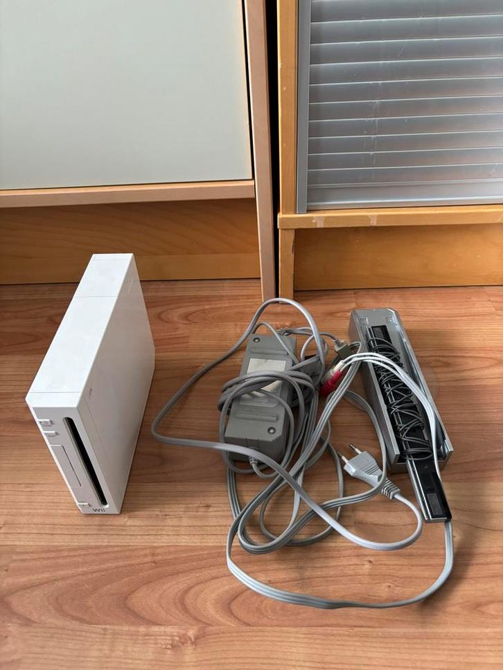 Zeer complete wii, Spelcomputers en Games, Spelcomputers | Nintendo Wii, Zo goed als nieuw, Met 2 controllers, Ophalen