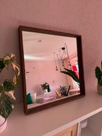 IKEA NISSEDAL spiegel / mirror – walnootpatroon - 65x65cm, Huis en Inrichting, Ophalen, Vierkant, Zo goed als nieuw, Minder dan 100 cm