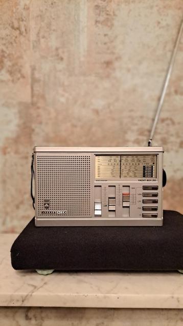 Grundig radio Yacht Boy 310 wereldontvanger 1983 beschikbaar voor biedingen