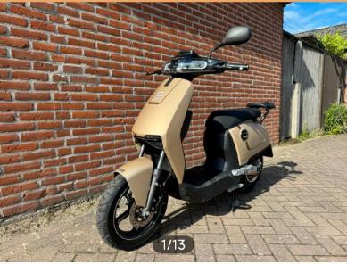 E Scooter - SUPER SOCU CUX - geel kenteken - bj. feb-2024, Fietsen en Brommers, Scooters | Overige merken, Zo goed als nieuw, Maximaal 45 km/u