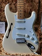 Fender Eric Johnson Thinline Stratocaster z.g.a.n., Muziek en Instrumenten, Snaarinstrumenten | Gitaren | Elektrisch, Ophalen of Verzenden