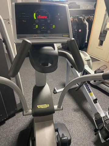 "Te Koop: Technogym Excite LED Crosstrainer - Professioneel beschikbaar voor biedingen