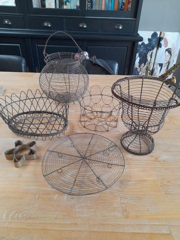 Antieke Franse Draadmand Collectie beschikbaar voor biedingen