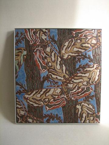 1. Keramisch kunstwerk tegel motten Frouwien Visser Soenveld beschikbaar voor biedingen