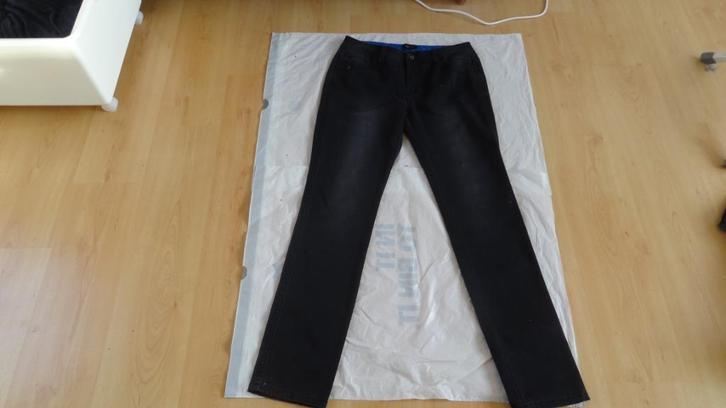 NIEUWE broek , maat L merk Geisha Denim , met GRATIS een, Kleding | Dames, Spijkerbroeken en Jeans, Nieuw, W33 - W36 (confectie 42/44)