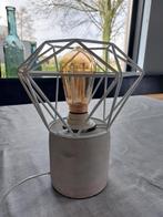 Tafel bureaulamp met betonnen voet en ijzeren frame, Ophalen, Zo goed als nieuw, Metaal, Minder dan 50 cm