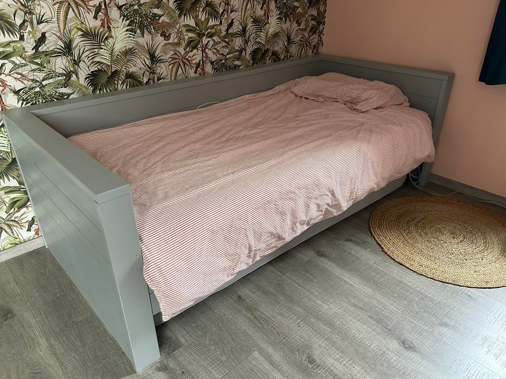Eenpersoons bed, Huis en Inrichting, Slaapkamer | Bedden, Ophalen, 90 cm, Eenpersoons, Zo goed als nieuw