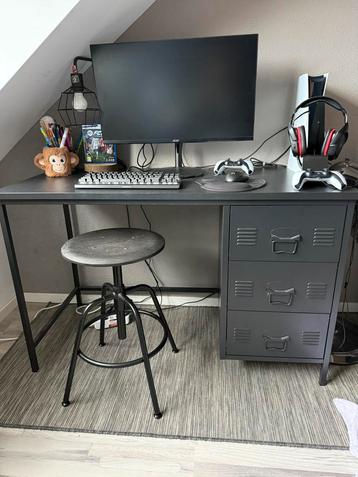 Bureau beschikbaar voor biedingen