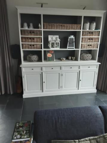 Buffet boekenkast.  beschikbaar voor biedingen