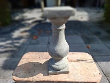 Robuuste Stenen Kandelaar - 40cm beschikbaar voor biedingen