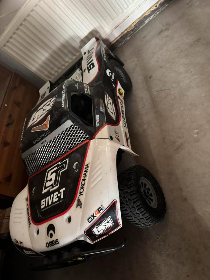 Losi 5ive, Hobby en Vrije tijd, Modelbouw | Radiografisch | Auto's, Zo goed als nieuw, Auto offroad, Overige schalen, Ophalen of Verzenden