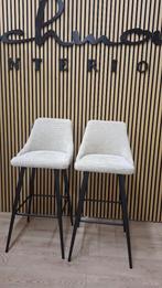 Richmond Interiors bartafel model Zenza  met 2 stoel Brooke, Huis en Inrichting, Tafels | Eettafels, Ophalen, Richmond Interiors model Zenza en Brooke