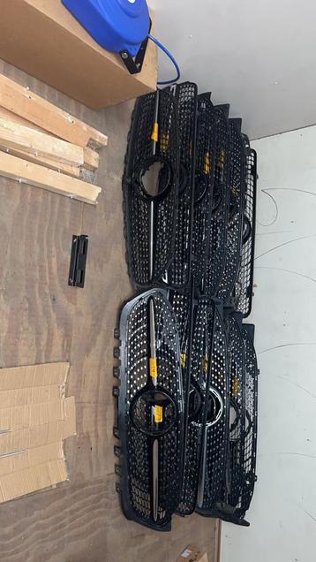 Grote partij originele Mercedes grilles - AMG look & meer!  beschikbaar voor biedingen