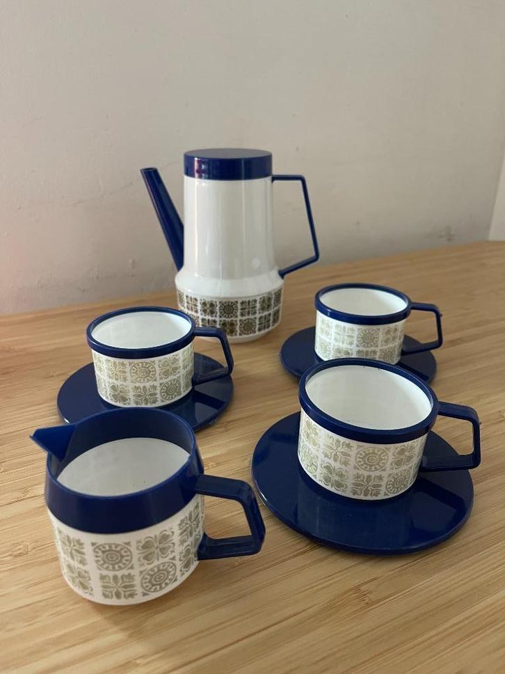 Retro Scandinavisch poppen serviesje, Kinderen en Baby's, Speelgoed | Speelkeukens, Gebruikt, Speelkeuken-accessoire, Kunststof