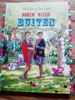 Saskia Laan - Haken & kleur - Buiten, Breien en Haken, Saskia Laan; Claire Boeter, Ophalen of Verzenden, Zo goed als nieuw