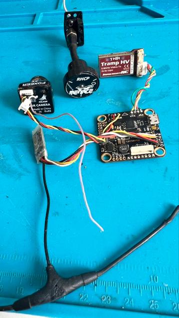 Analoge 6S drone electronica onderdelen, ook los te koop beschikbaar voor biedingen
