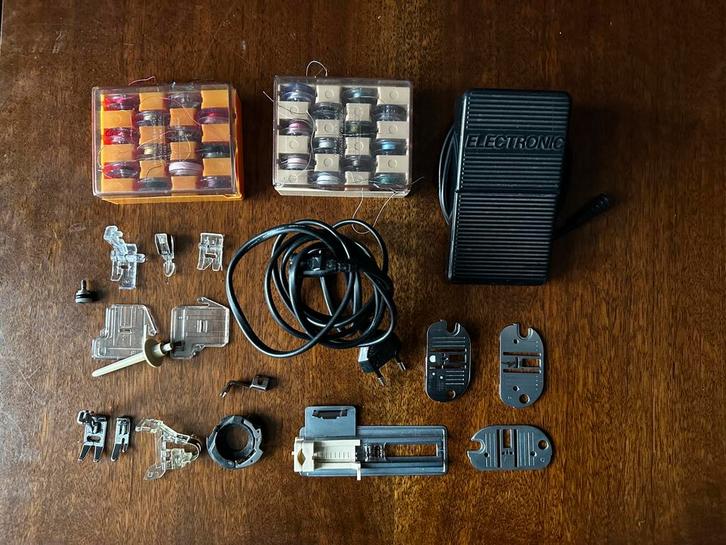 SINGER Accessoires Serenade/Melody/Chic, Hobby en Vrije tijd, Naaimachines en Toebehoren, Gebruikt, Toebehoren, Singer, Ophalen of Verzenden