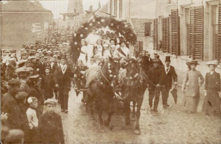 Leerdam - Optocht - Versierde paardenwagen, Verzamelen, Ansichtkaarten | Nederland, Gelopen, Utrecht, Voor 1920, Ophalen of Verzenden