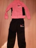 Nike trainingspak maat 128-137. Ongeveer van 8 tot 10 jaar, Ophalen, Zo goed als nieuw, Nike, Meisje