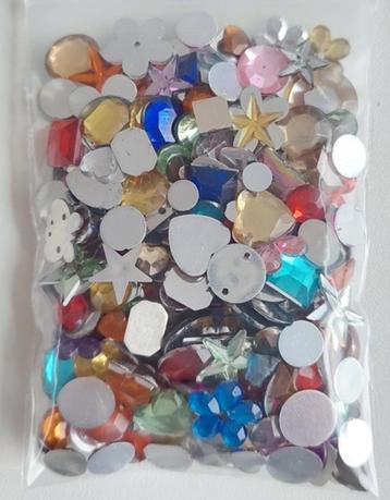 Strasstenen assorti in diverse maten 20 gram beschikbaar voor biedingen