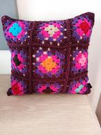 vintage handgemaakt gehaakt kussen, Huis en Inrichting, Woonaccessoires | Kussens, Ophalen of Verzenden, Zo goed als nieuw, Vierkant